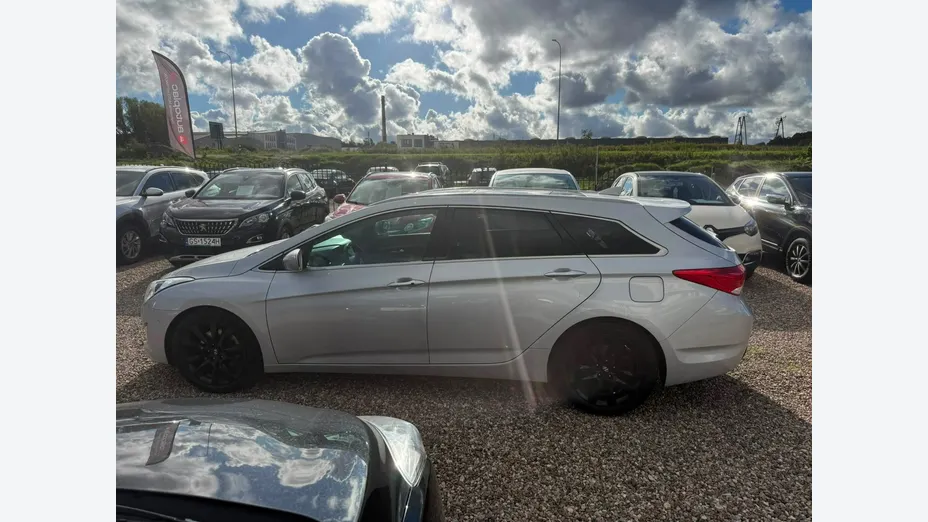 HYUNDAI i40 -
