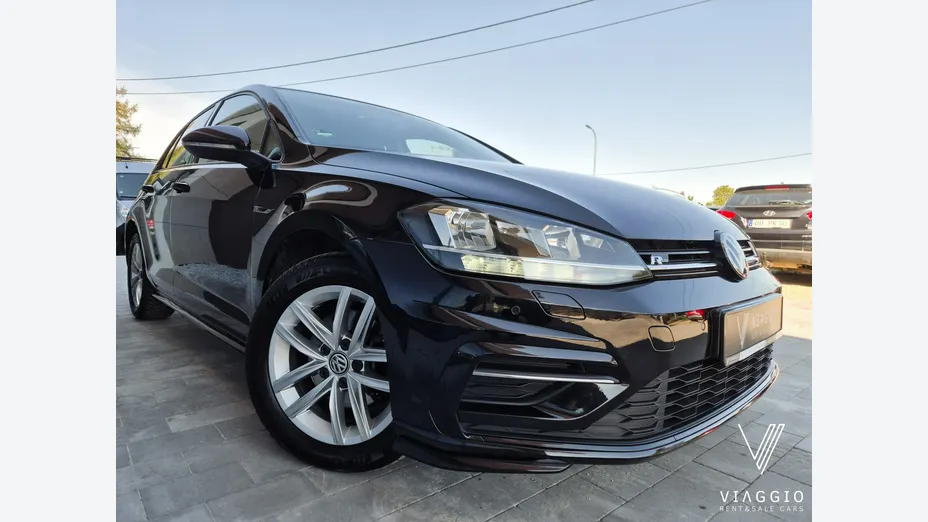 VOLKSWAGEN Golf -