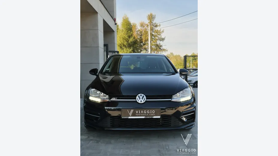 VOLKSWAGEN Golf -