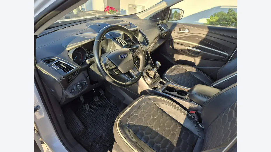FORD Kuga -