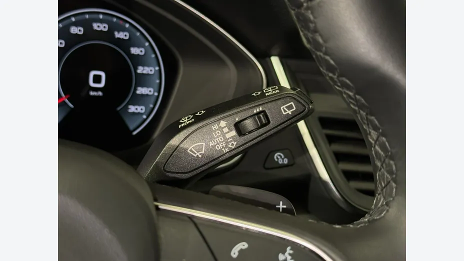 AUDI Q5 -
