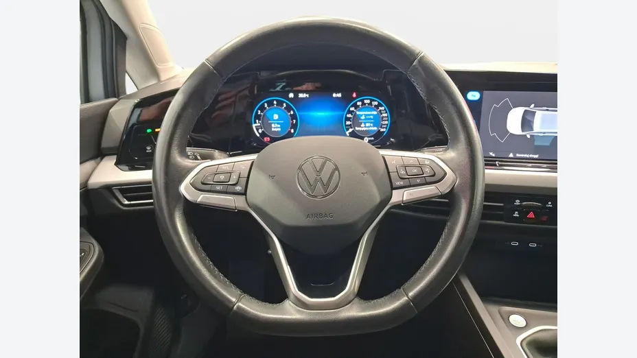 VOLKSWAGEN Golf -