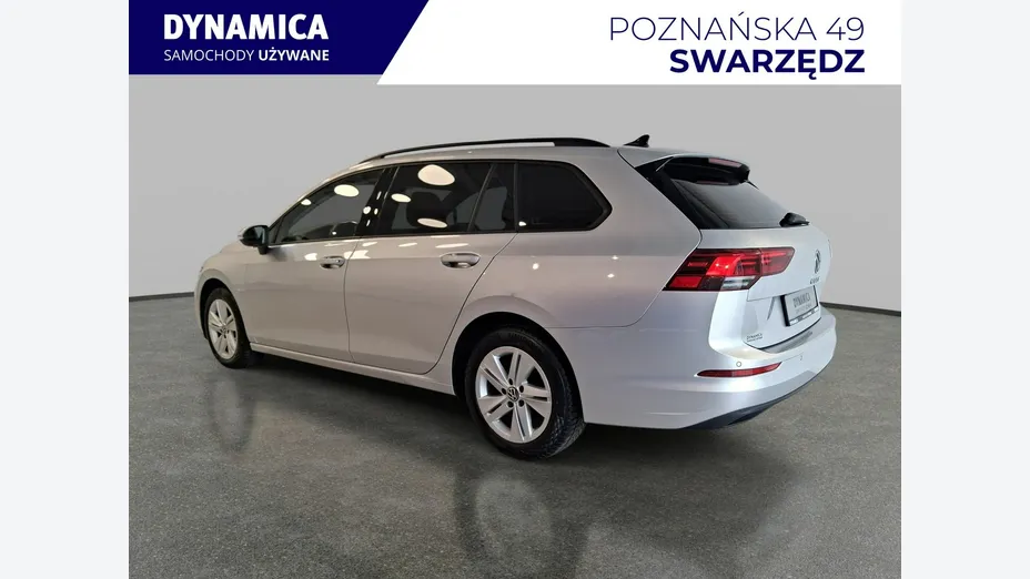 VOLKSWAGEN Golf -