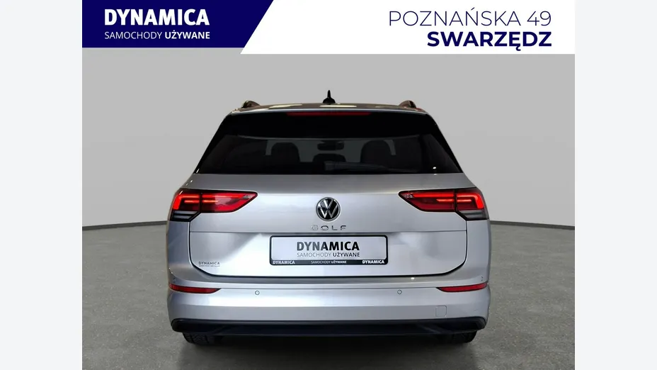 VOLKSWAGEN Golf -