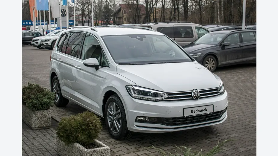 VOLKSWAGEN Touran -