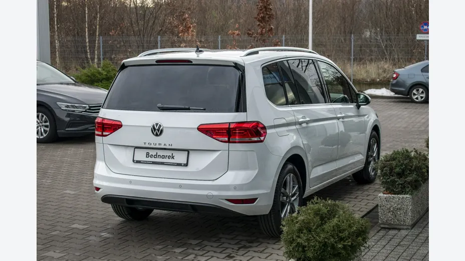 VOLKSWAGEN Touran -