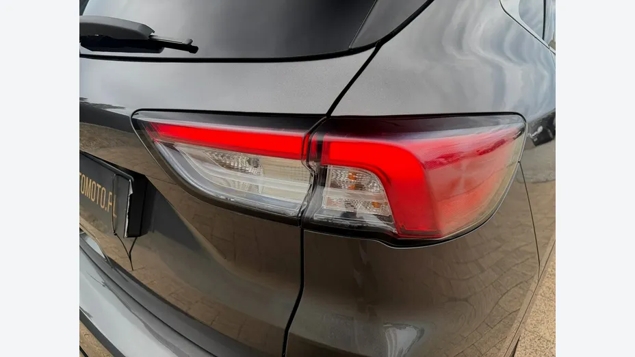 FORD Kuga -