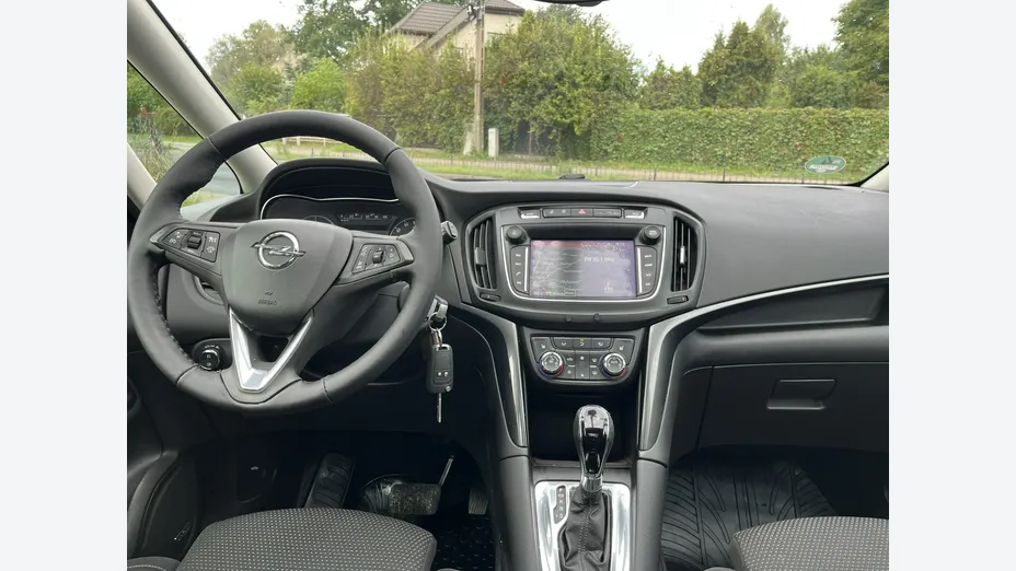 OPEL Zafira -