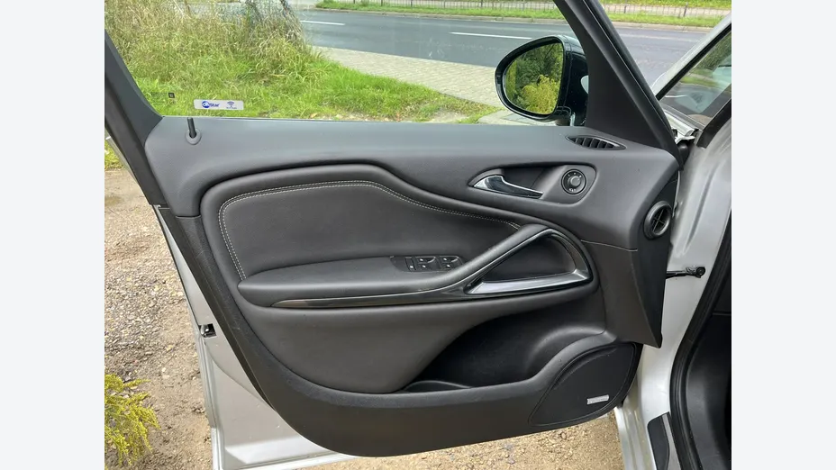 OPEL Zafira -