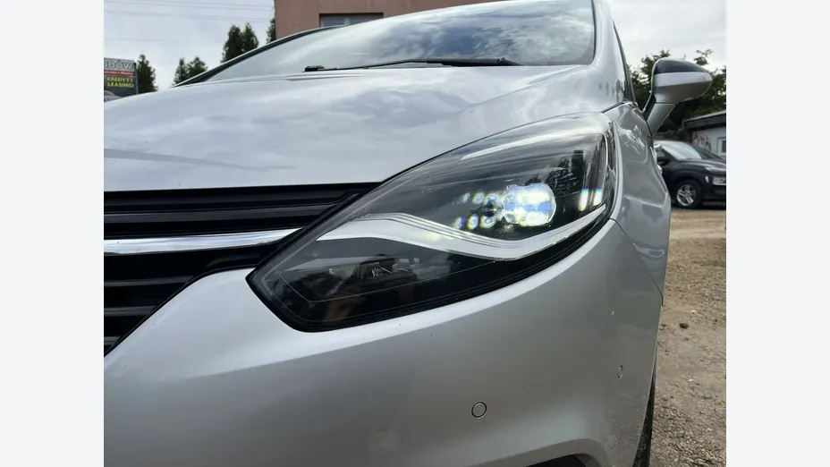 OPEL Zafira -
