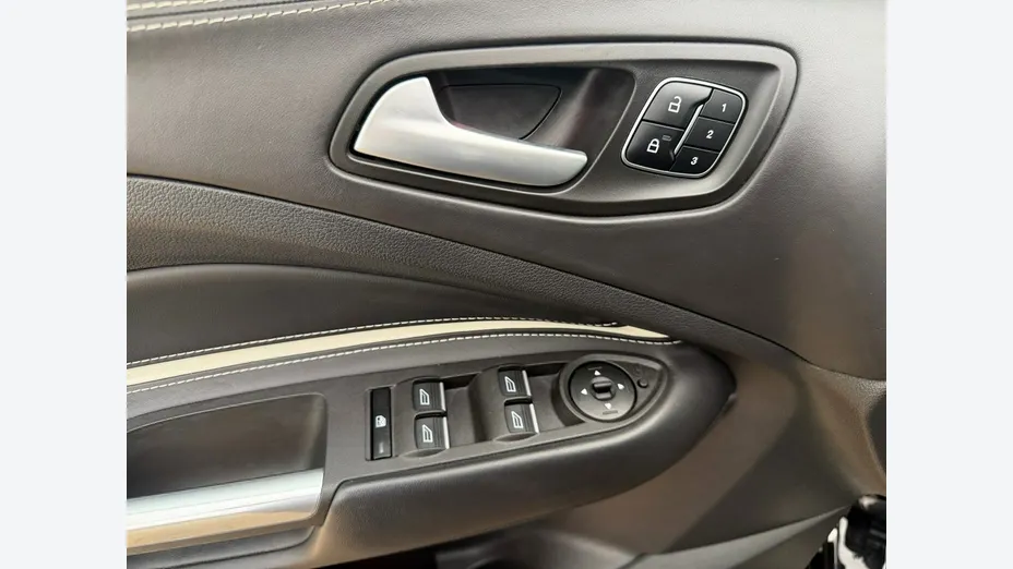 FORD Kuga -