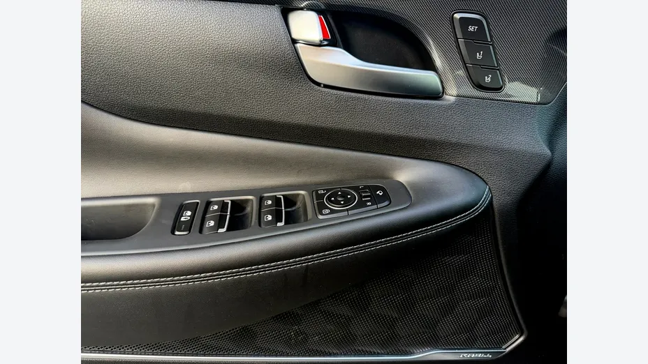 HYUNDAI Santa Fe -