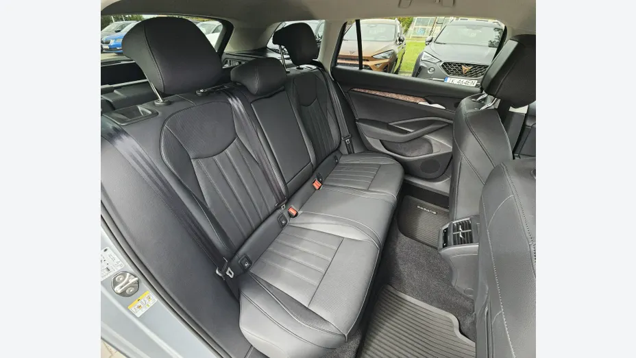 SKODA Superb -