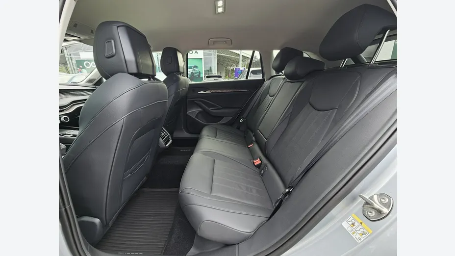 SKODA Superb -