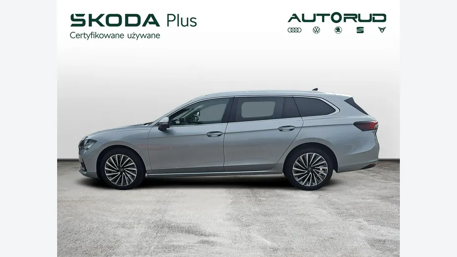 SKODA Superb -