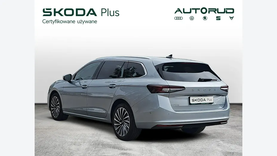 SKODA Superb -