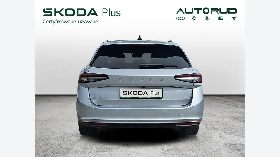 SKODA Superb -