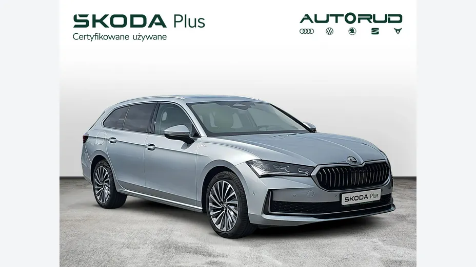 SKODA Superb -