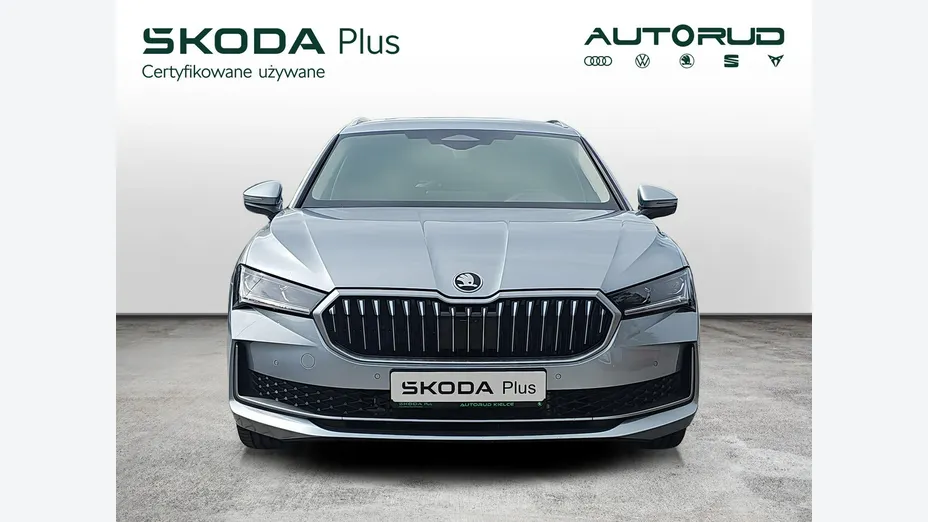 SKODA Superb -