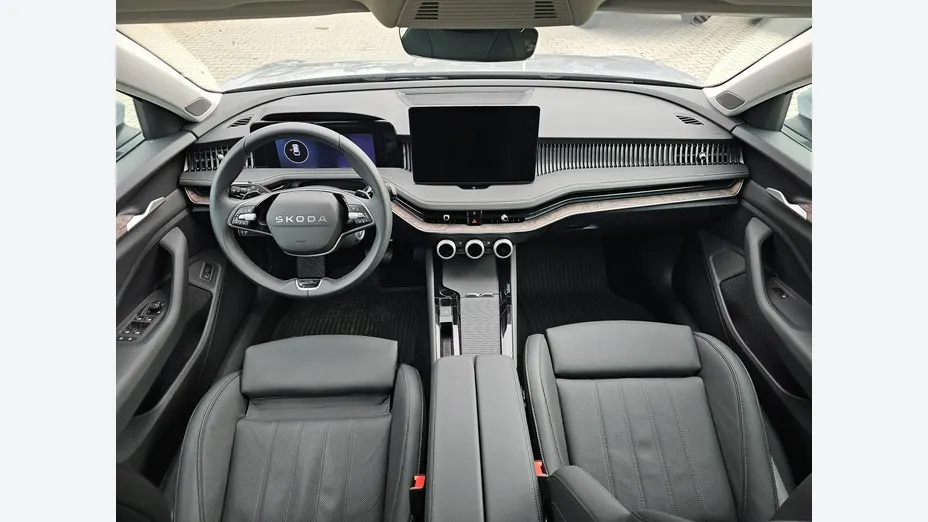 SKODA Superb -
