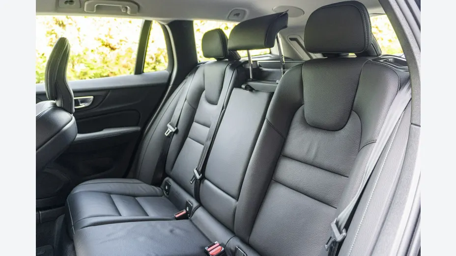 VOLVO V60 -