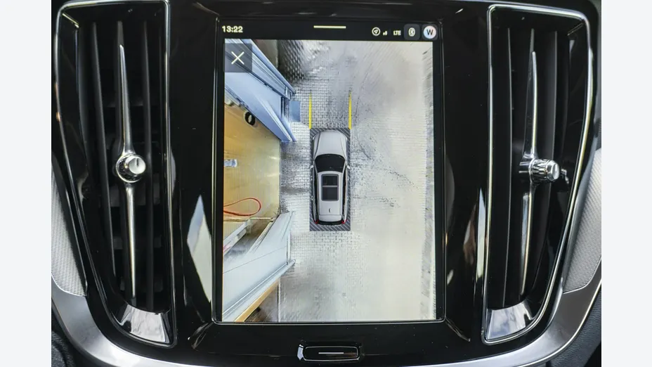 VOLVO V60 -