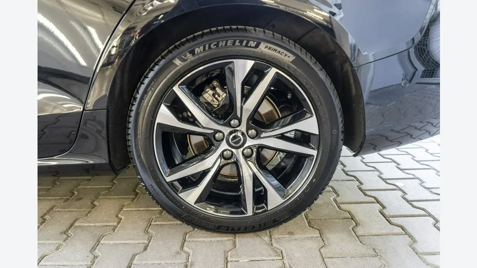 VOLVO V60 -