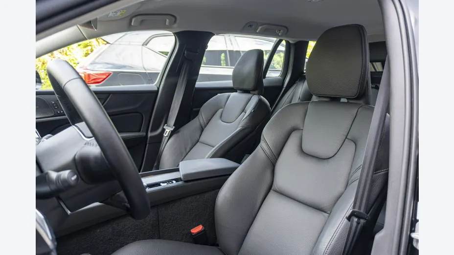 VOLVO V60 -