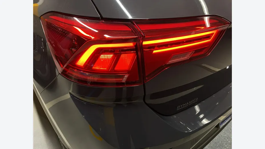 VOLKSWAGEN T-ROC -