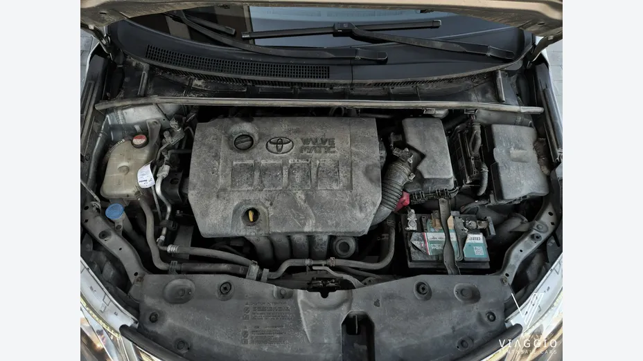 TOYOTA Avensis -