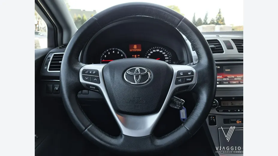 TOYOTA Avensis -