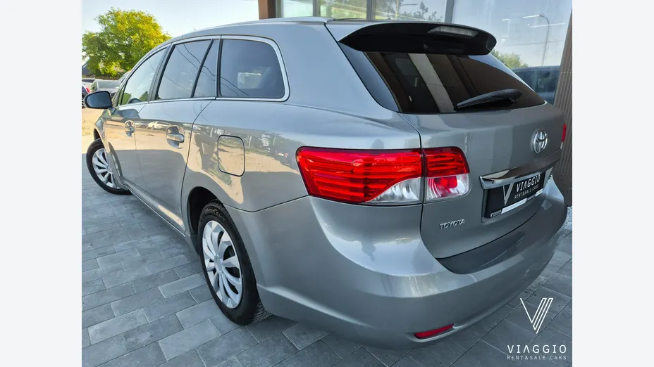 TOYOTA Avensis -
