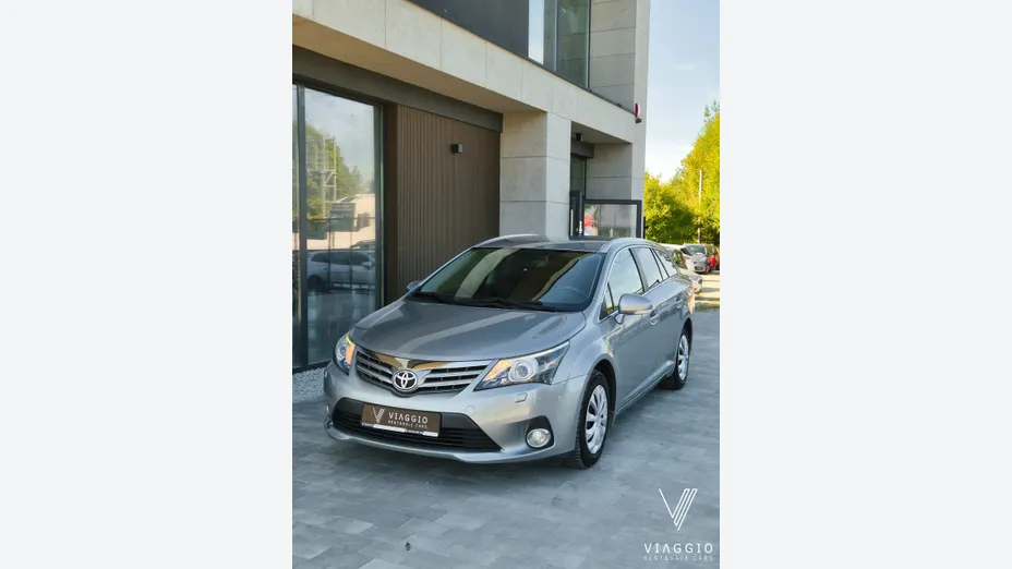 TOYOTA Avensis -