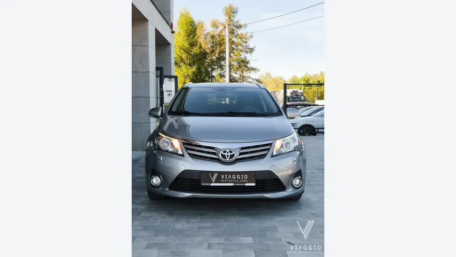 TOYOTA Avensis -