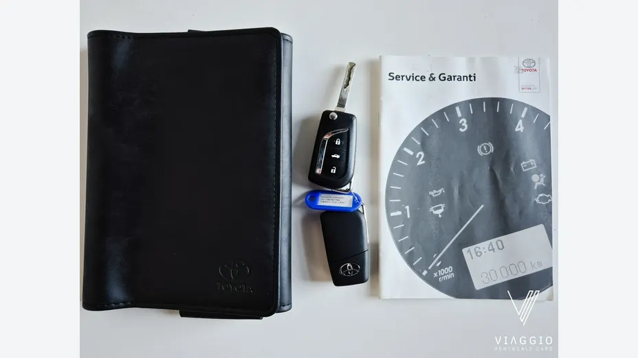 TOYOTA Avensis -