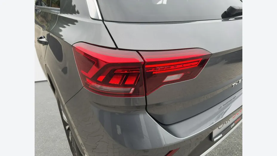 VOLKSWAGEN T-ROC -