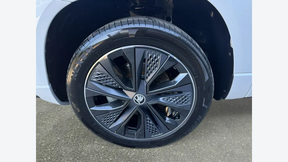 SKODA Karoq -