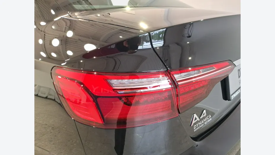 AUDI A4 -