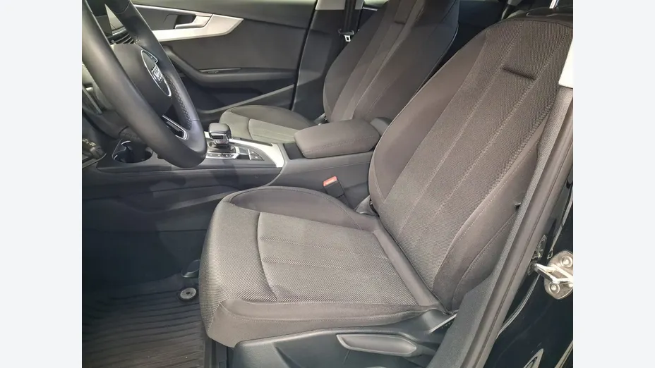 AUDI A4 -