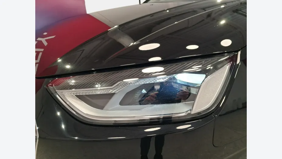 AUDI A4 -