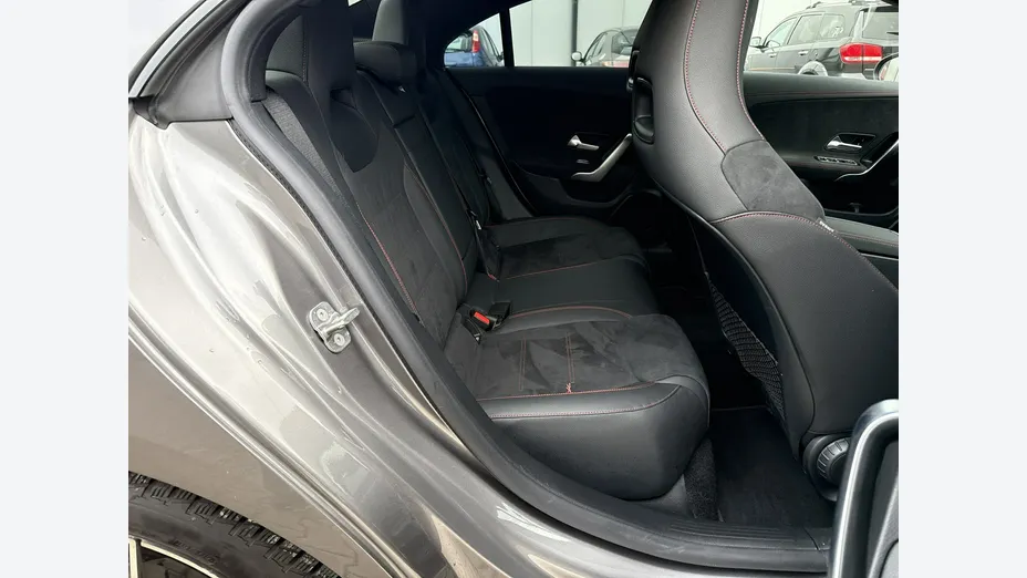 MERCEDES-BENZ CLA -