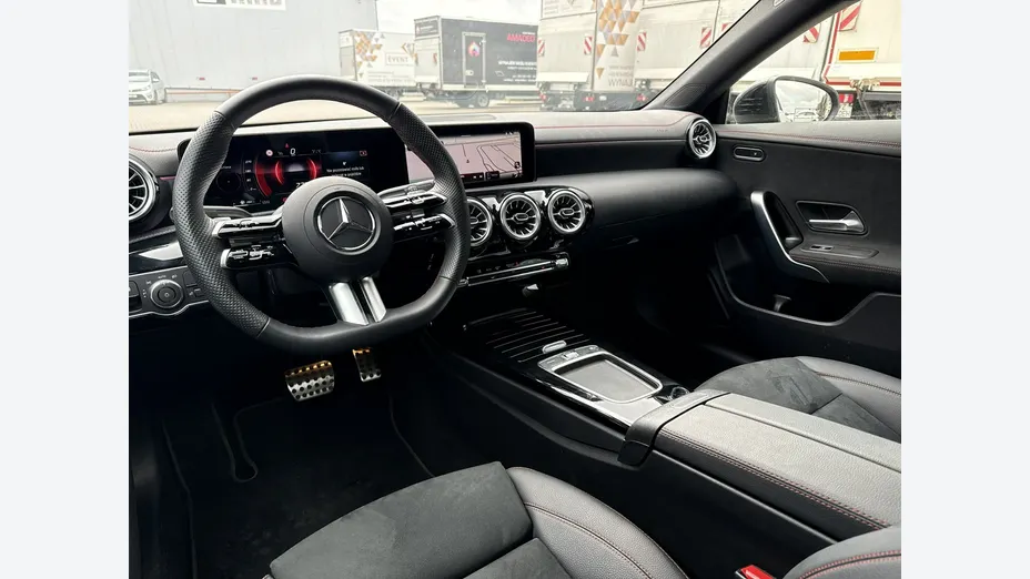 MERCEDES-BENZ CLA -