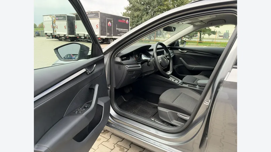 SKODA Octavia -