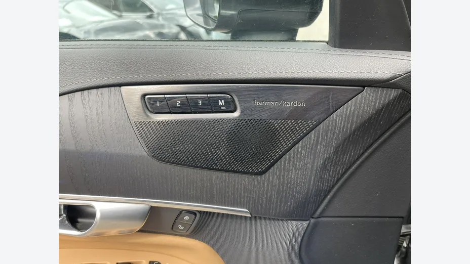 VOLVO XC90 -
