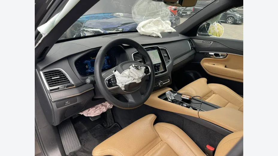 VOLVO XC90 -