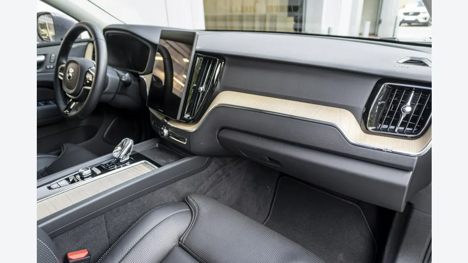 VOLVO XC60 -