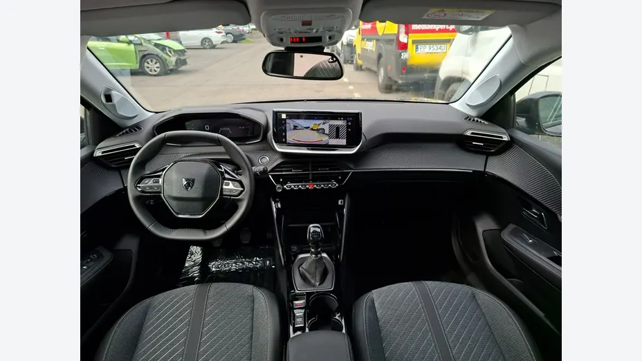 PEUGEOT 208 -