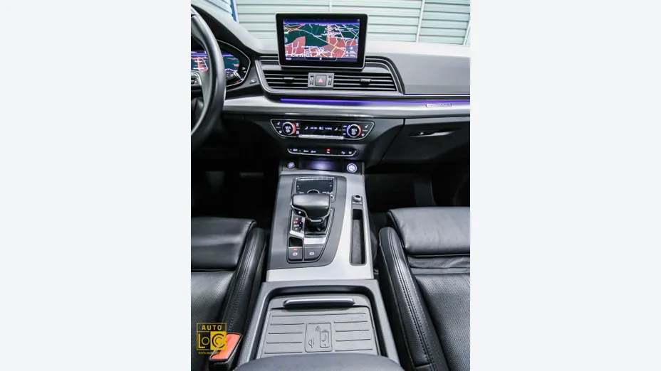 AUDI Q5 -
