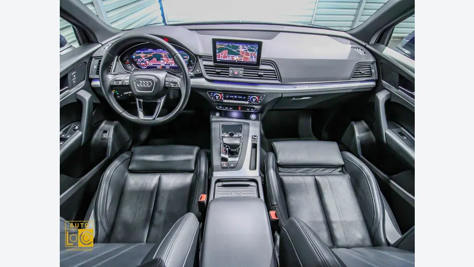 AUDI Q5 -