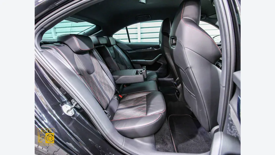 SKODA Octavia -